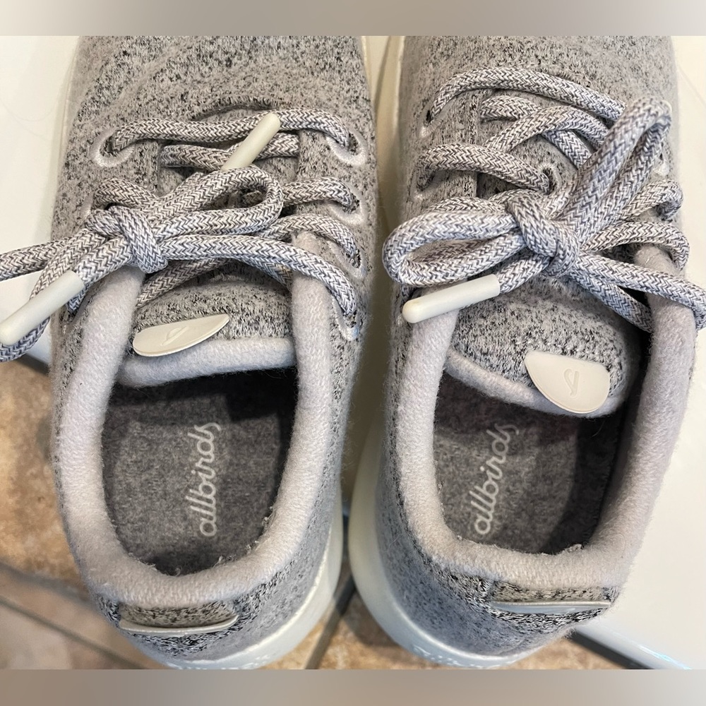 Allbird tennis shoes